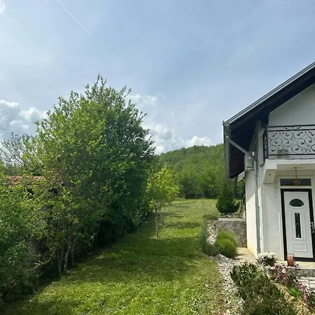 Markovi Konaci Lohovo * بيهاتش